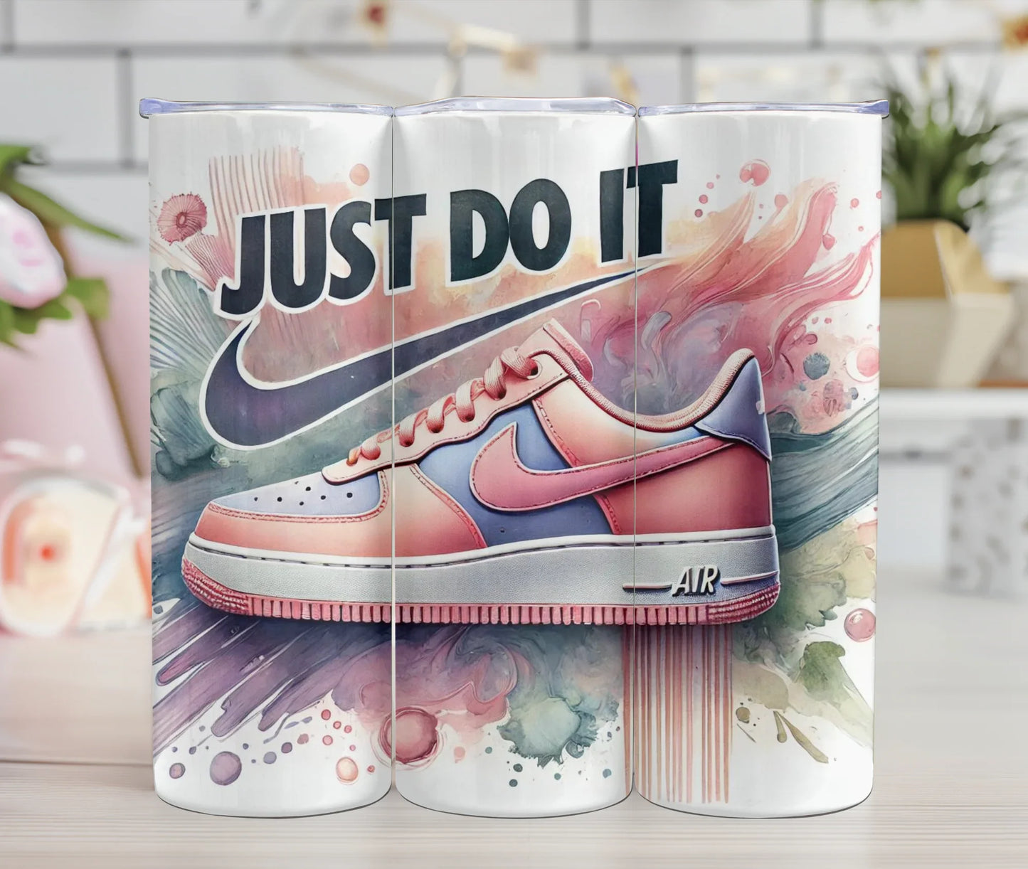 Tasse design Nike Air Force 1 rose et bleu, slogan 'Just Do It', style aquarelle, fond pastel
