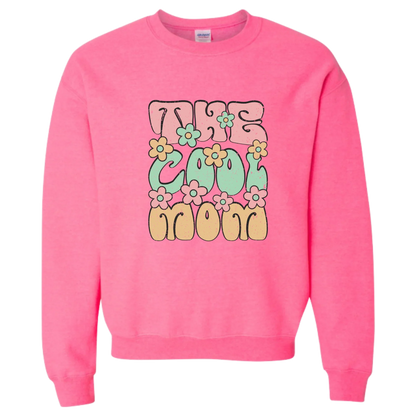 Sweat-shirt rose vif 'The Cool Mom' avec fleurs colorées, design tendance pour maman stylée
